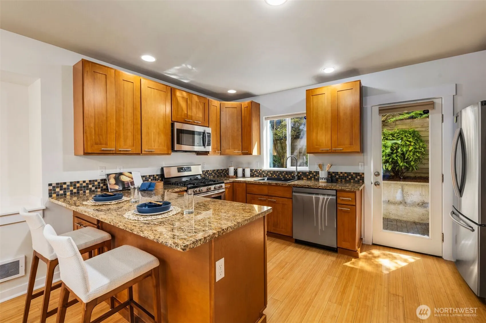 21 W Florentia Street , Seattle, WA 98119