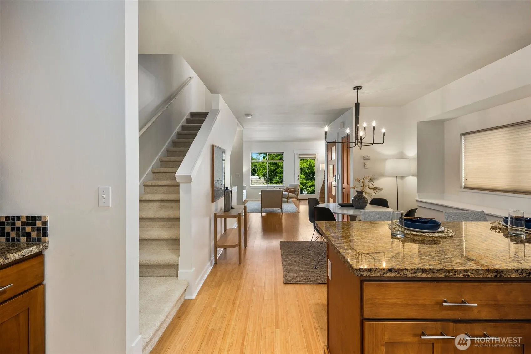 21 W Florentia Street , Seattle, WA 98119