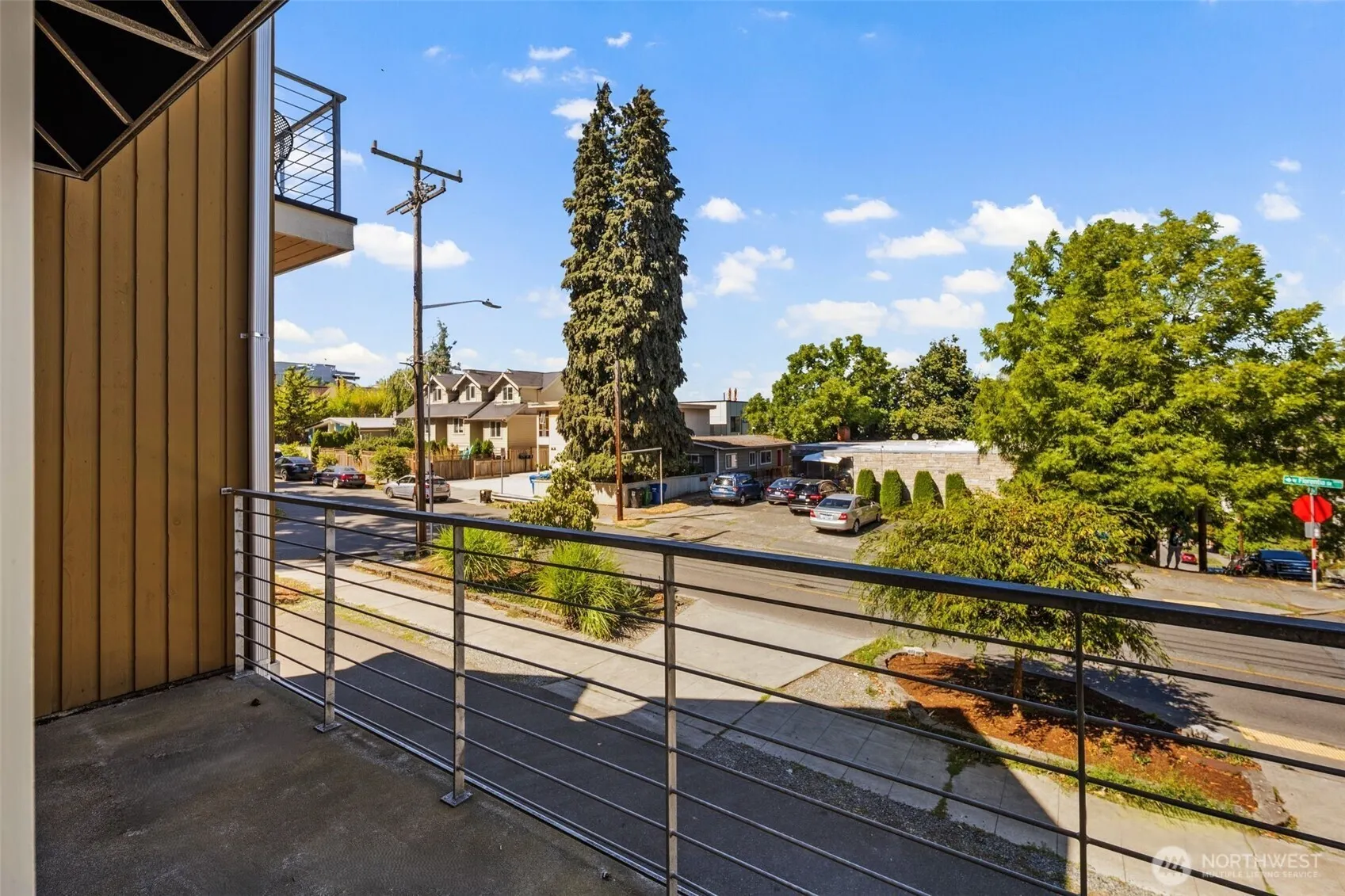 21 W Florentia Street , Seattle, WA 98119