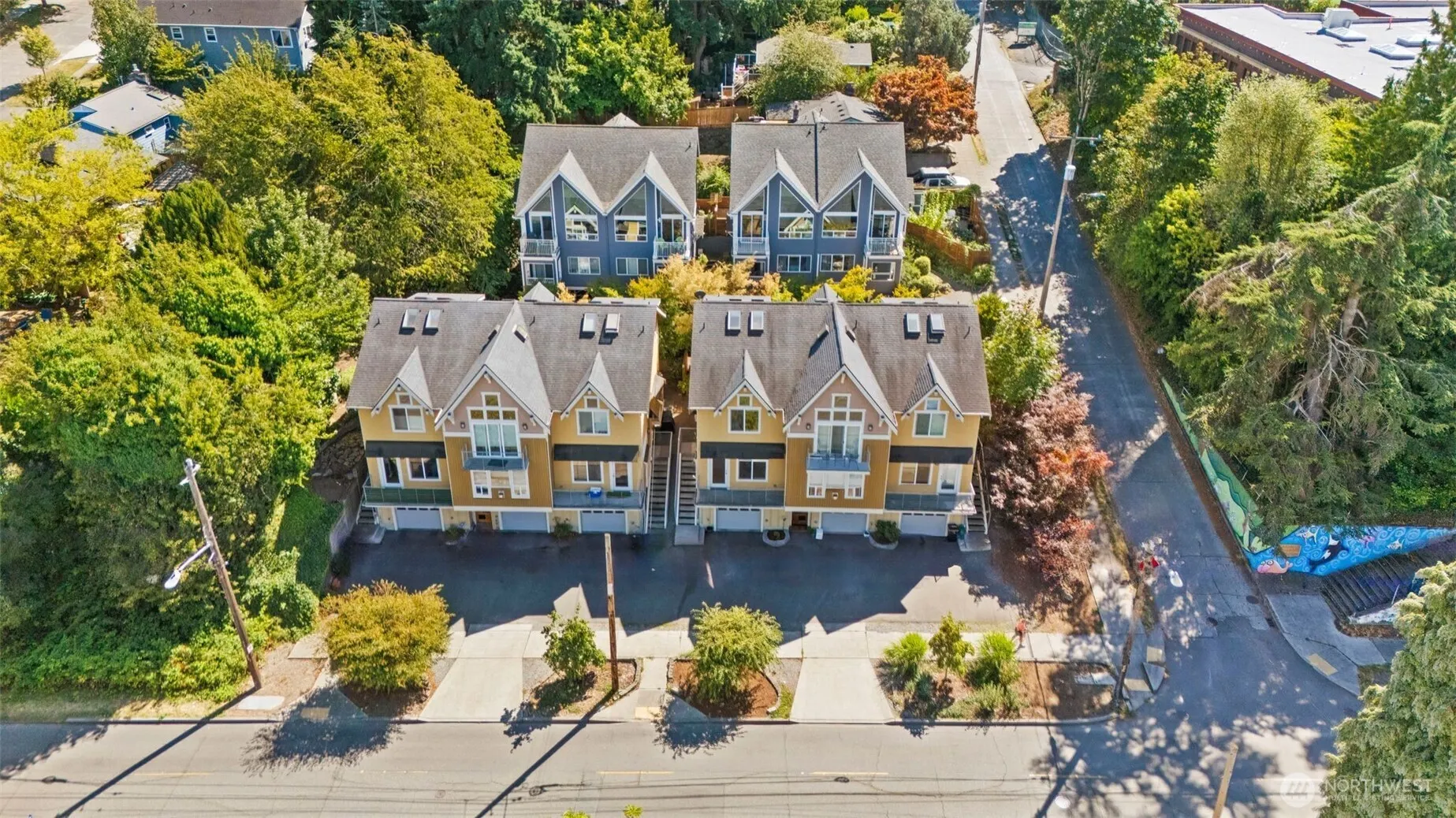 21 W Florentia Street , Seattle, WA 98119