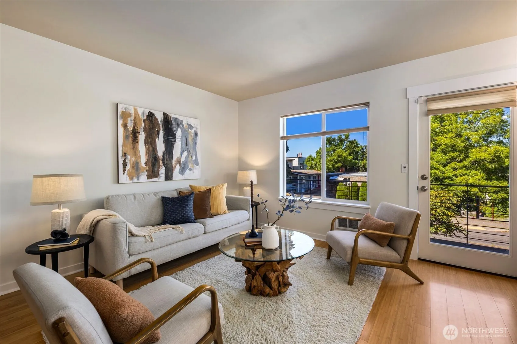 21 W Florentia Street , Seattle, WA 98119