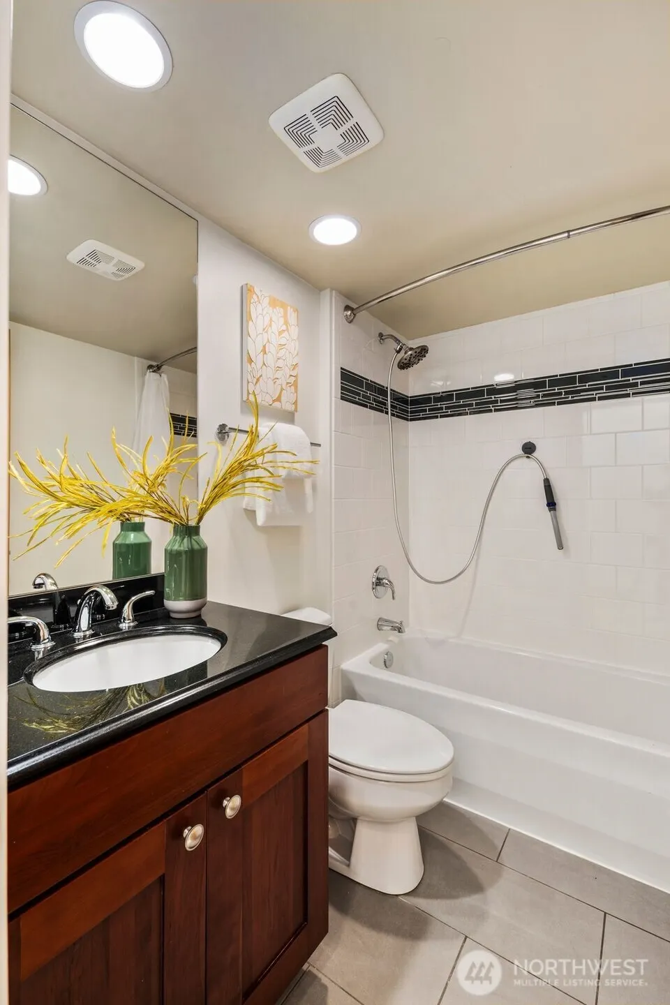 21 W Florentia Street , Seattle, WA 98119