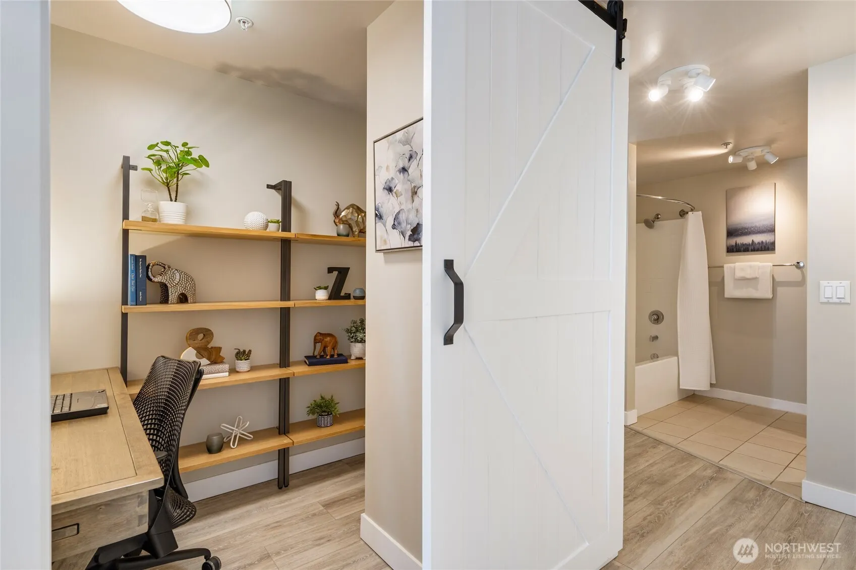 2607 Western Avenue #456, Seattle, WA 98121