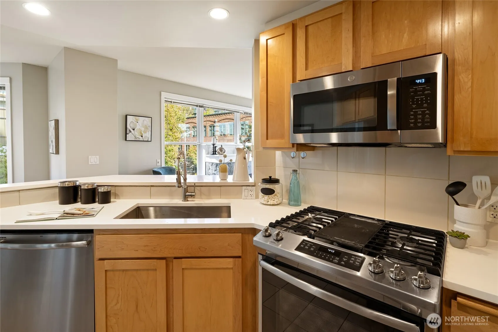 2607 Western Avenue #456, Seattle, WA 98121