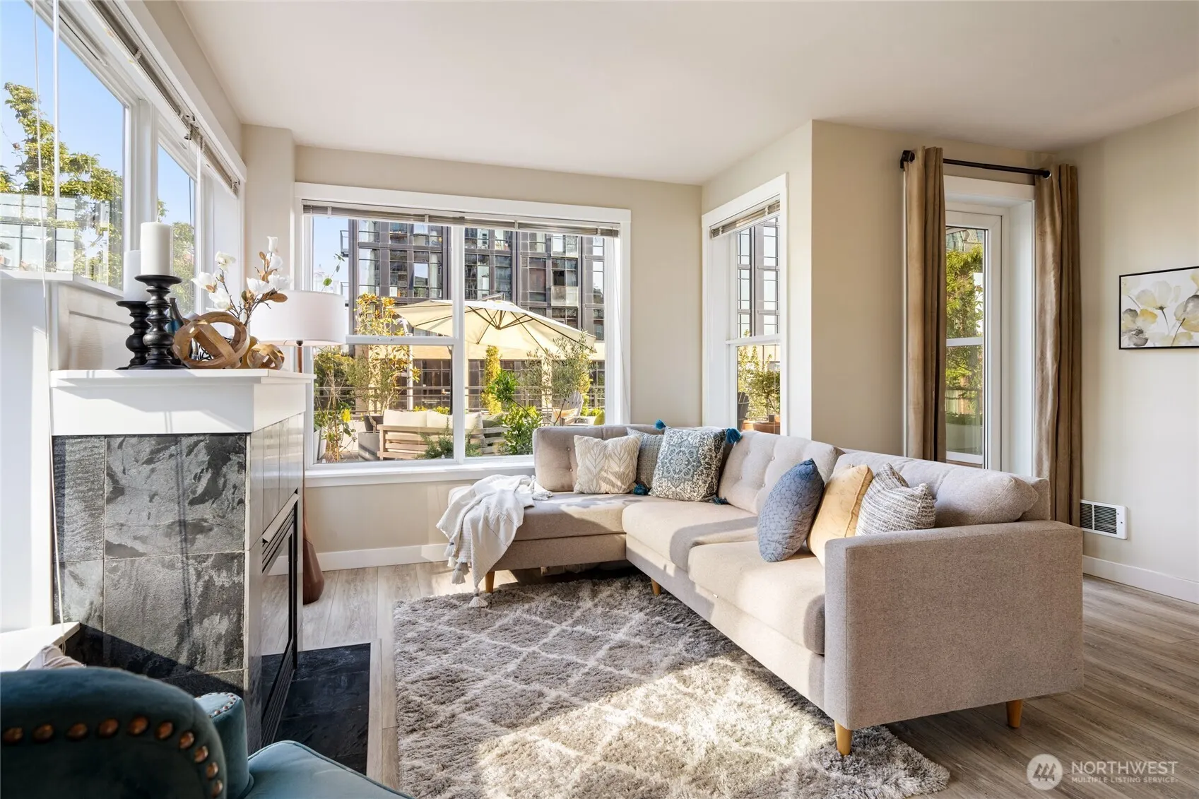 2607 Western Avenue #456, Seattle, WA 98121