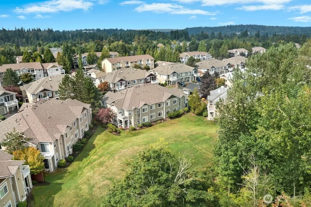 572 241st Lane SE, Sammamish, WA 98074