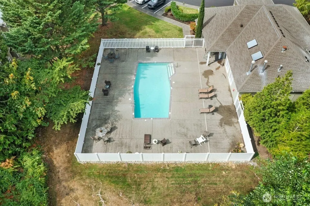 572 241st Lane SE, Sammamish, WA 98074