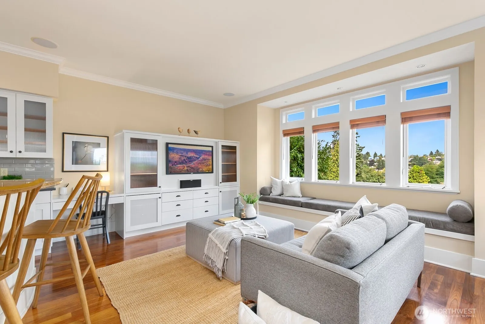 3016 37th Avenue W, Seattle, WA 98199