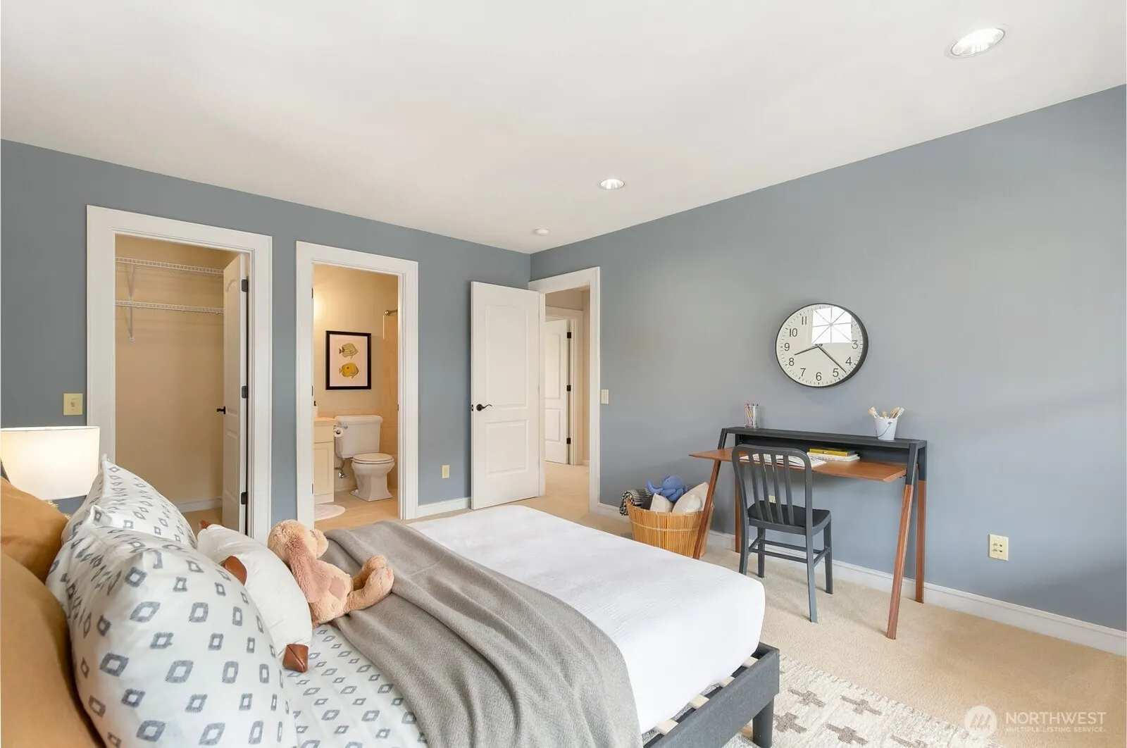 3016 37th Avenue W, Seattle, WA 98199
