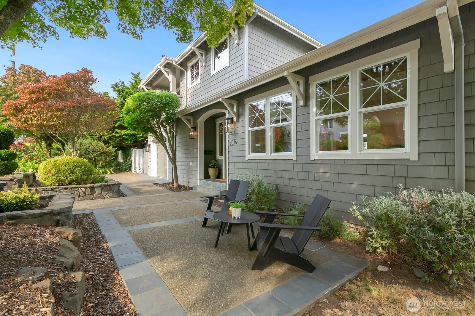 3016 37th Avenue W, Seattle, WA 98199