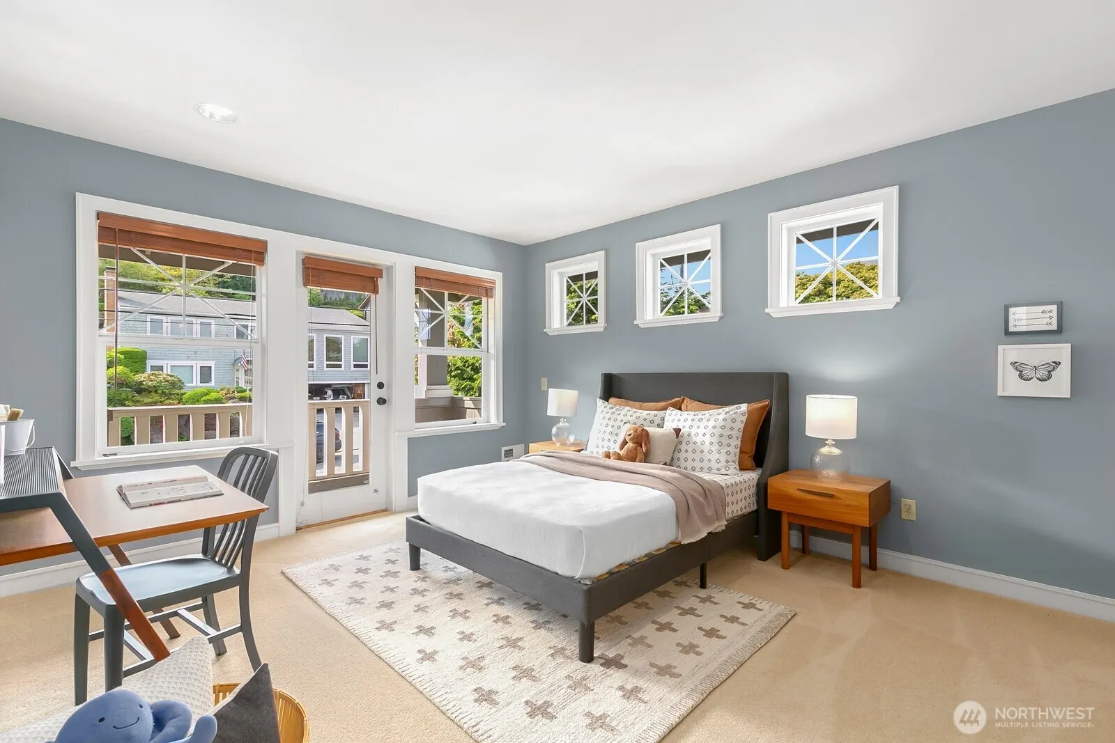 3016 37th Avenue W, Seattle, WA 98199