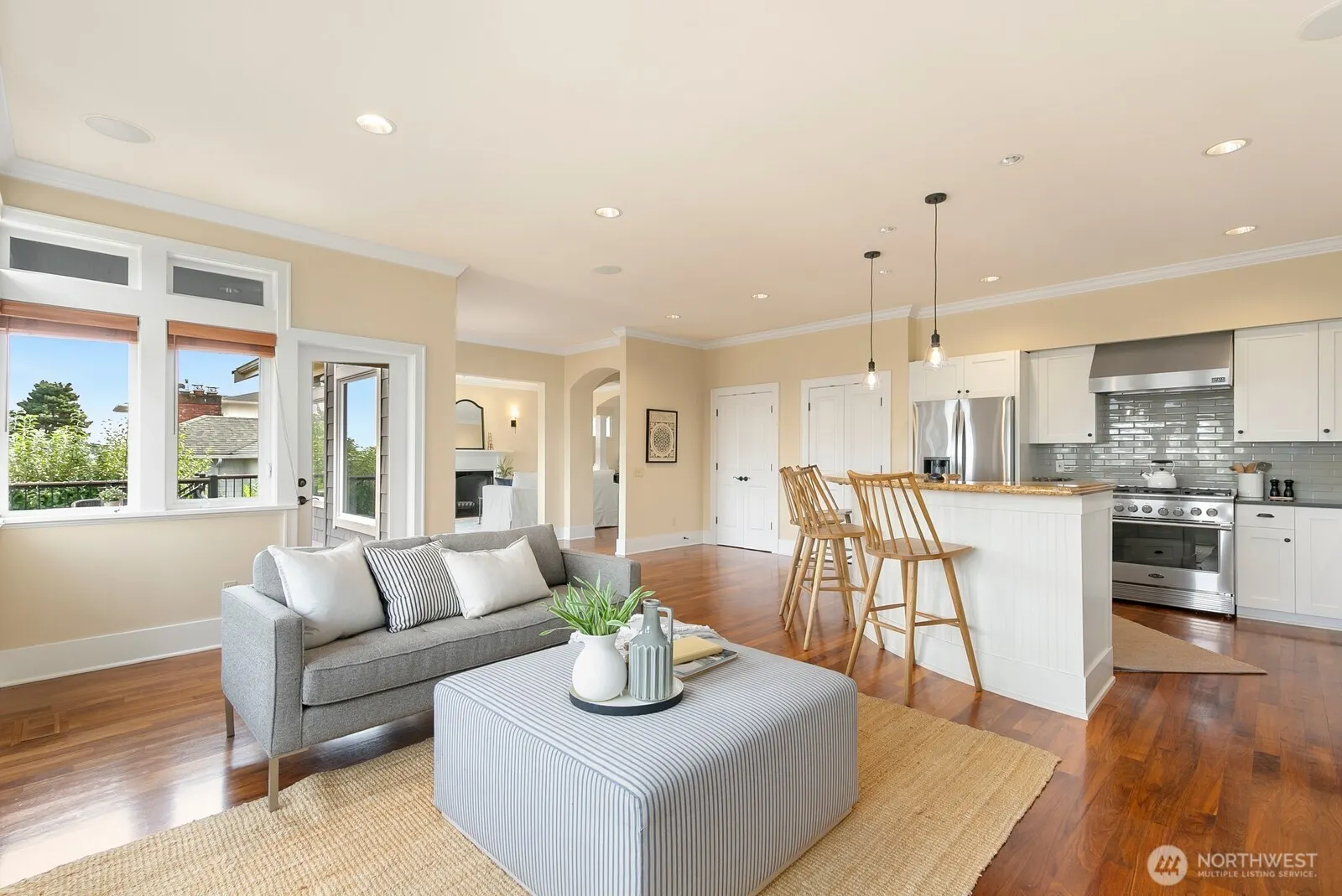 3016 37th Avenue W, Seattle, WA 98199