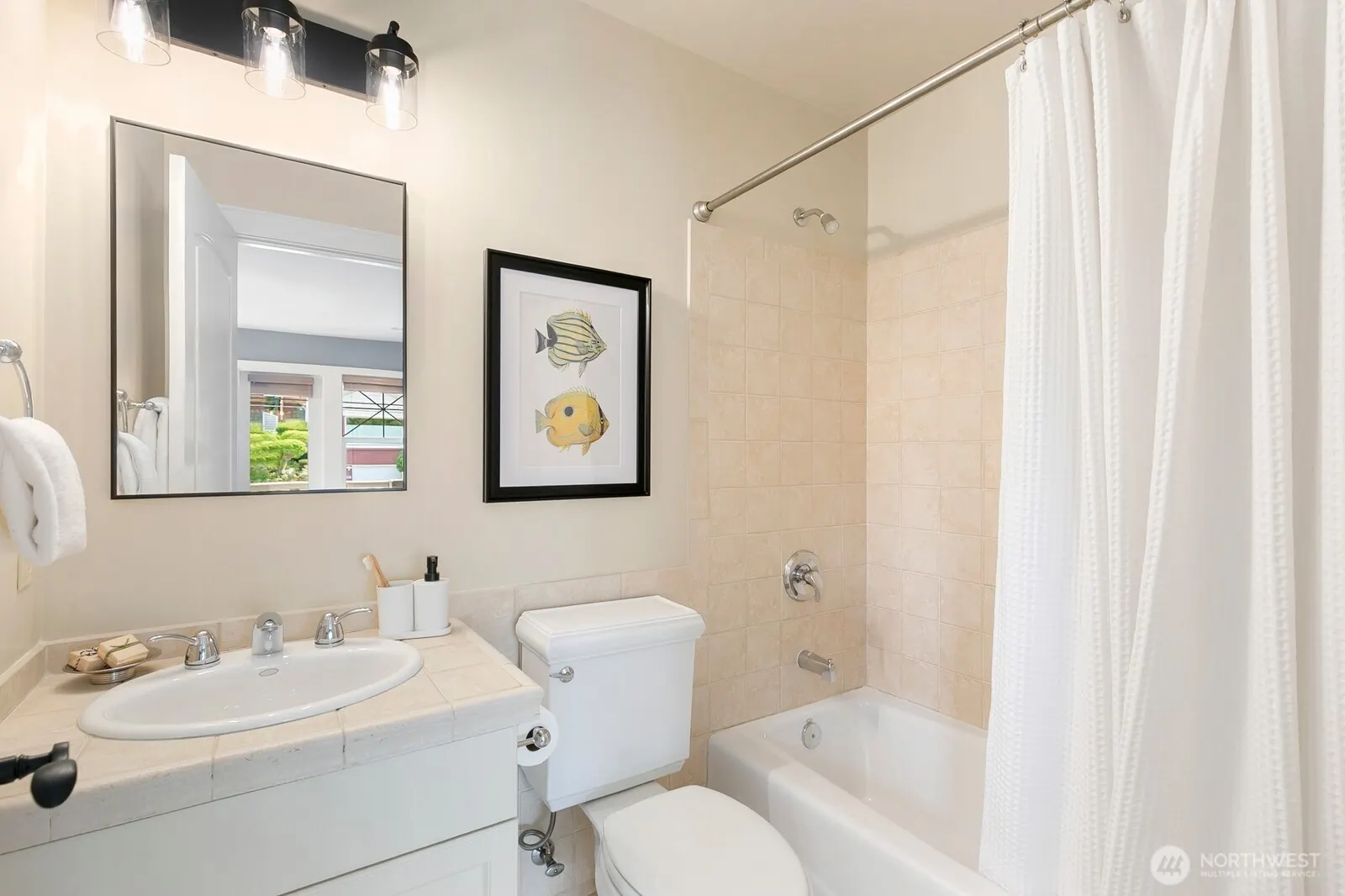 3016 37th Avenue W, Seattle, WA 98199