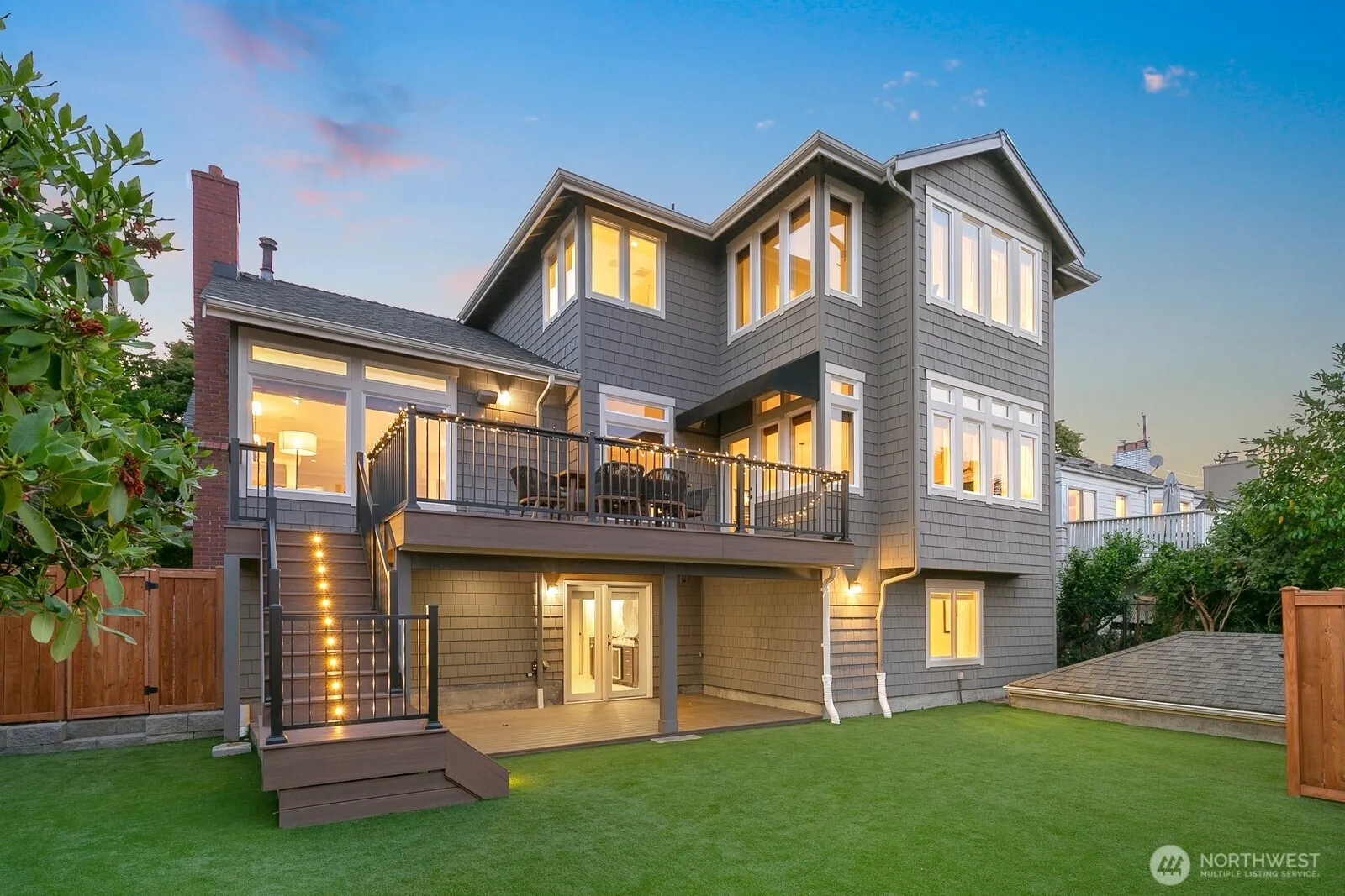 3016 37th Avenue W, Seattle, WA 98199