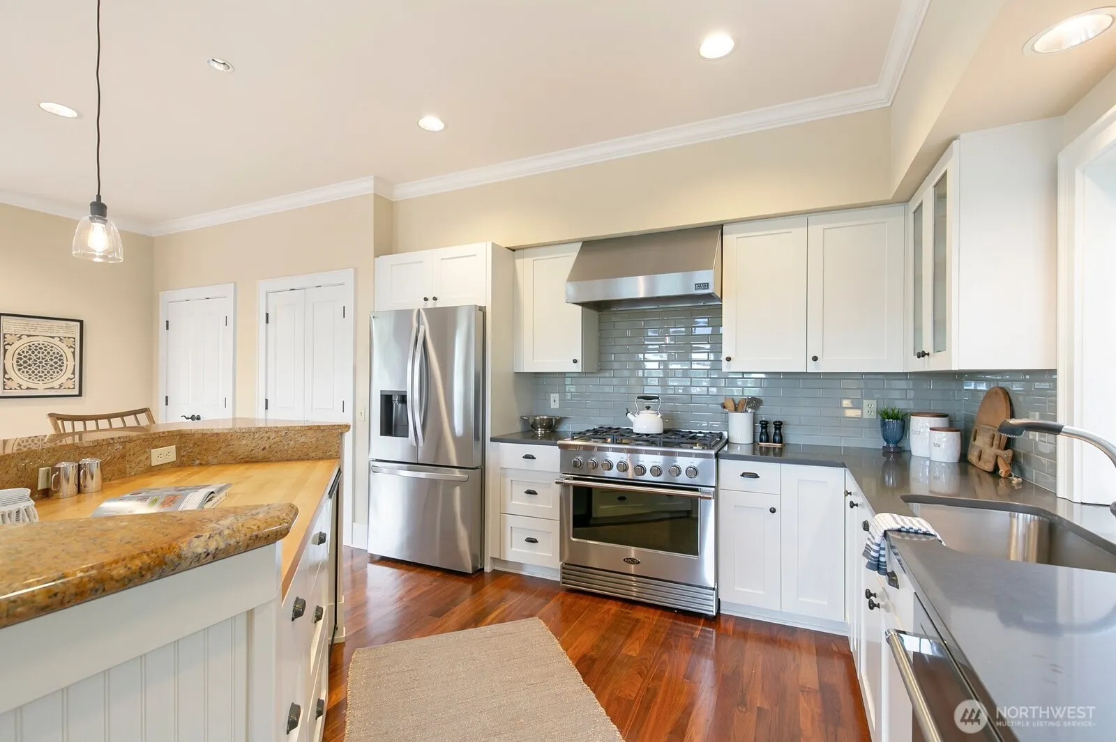3016 37th Avenue W, Seattle, WA 98199