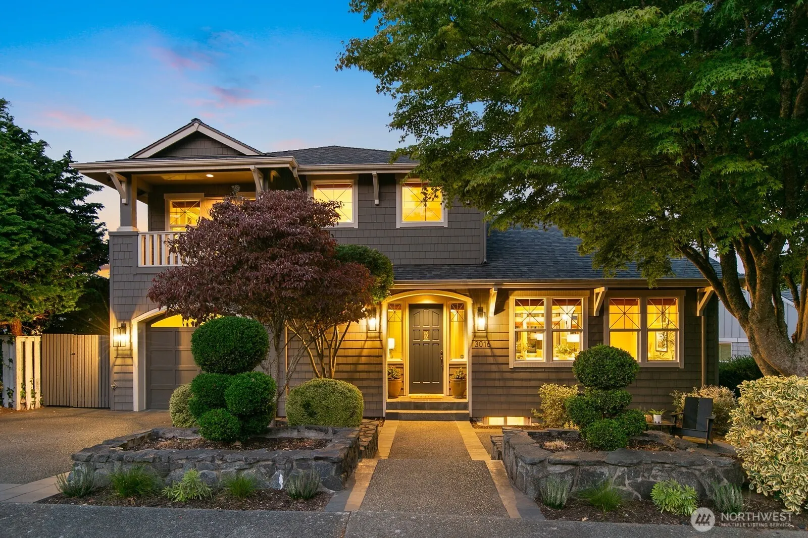 3016 37th Avenue W, Seattle, WA 98199