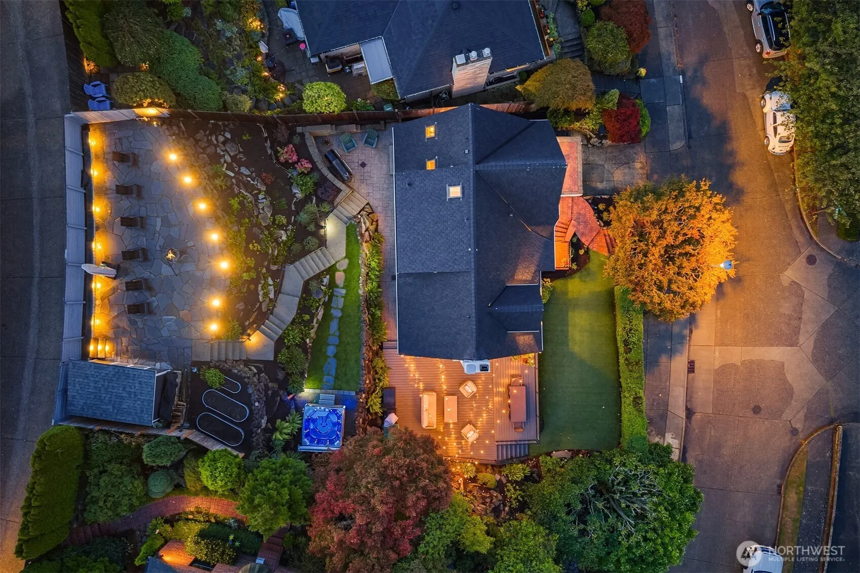 2459 Montavista Place W, Seattle, WA 98199