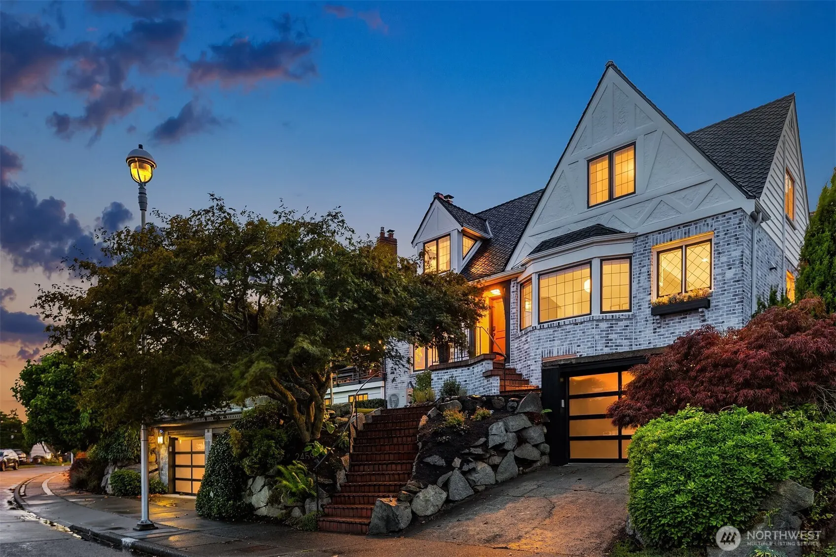 2459 Montavista Place W, Seattle, WA 98199