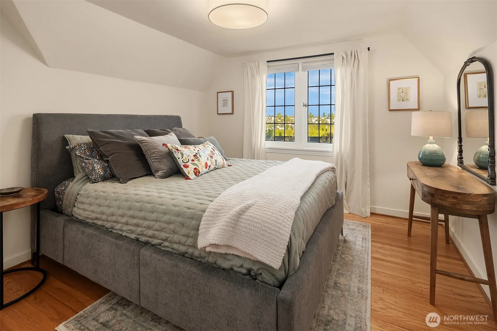 2459 Montavista Place W, Seattle, WA 98199