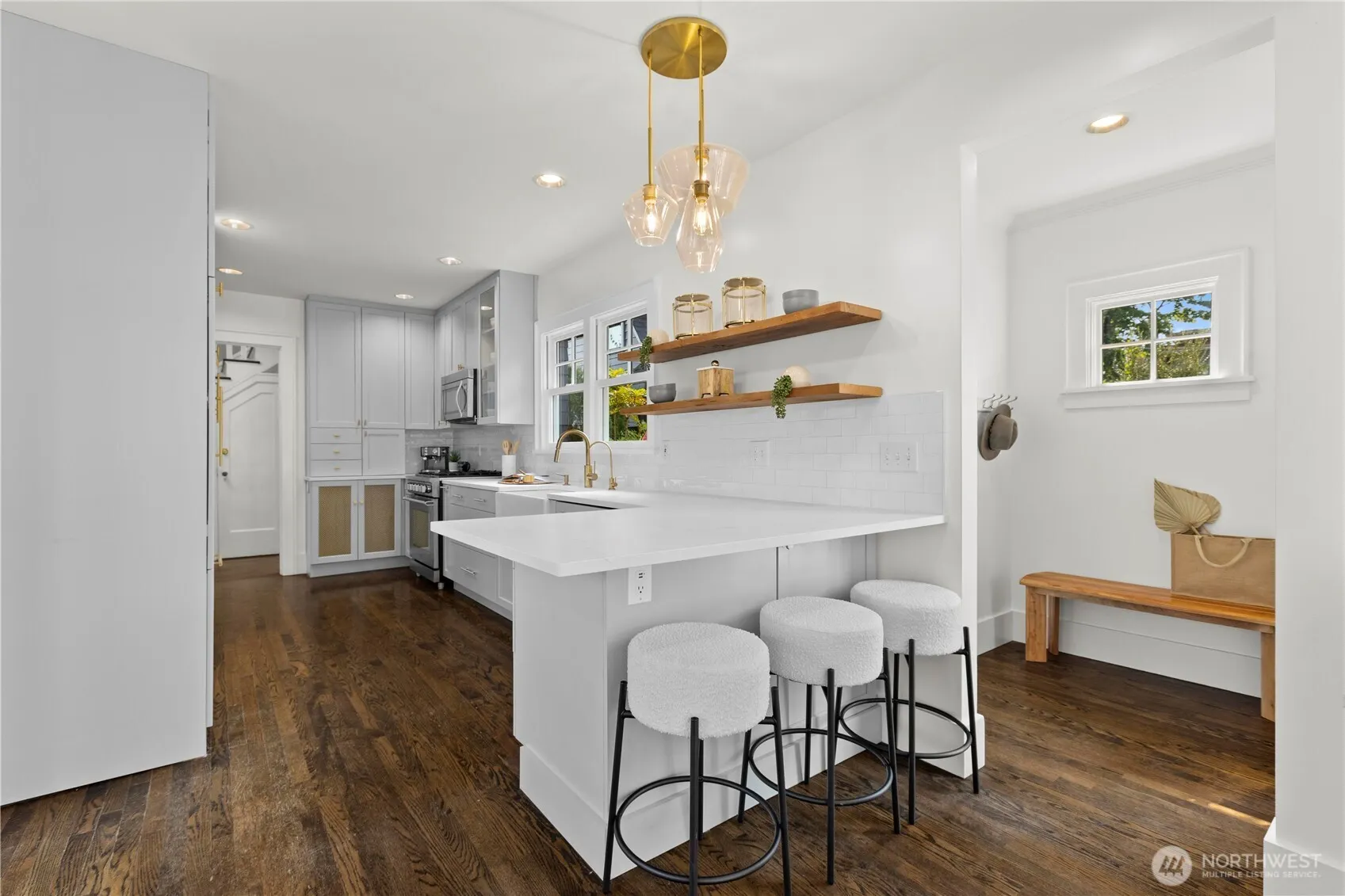 909 21st Avenue E, Seattle, WA 98112