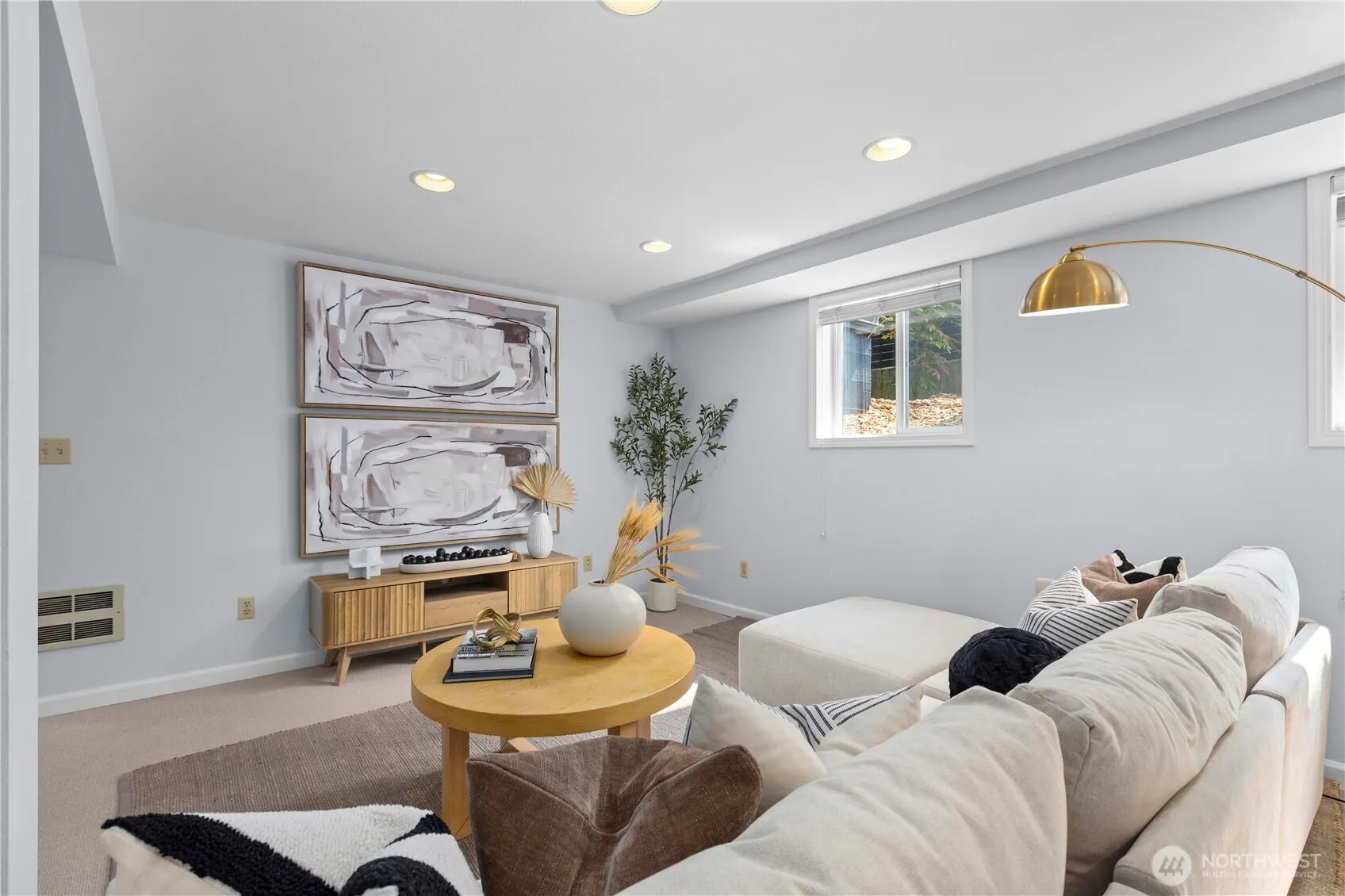 909 21st Avenue E, Seattle, WA 98112