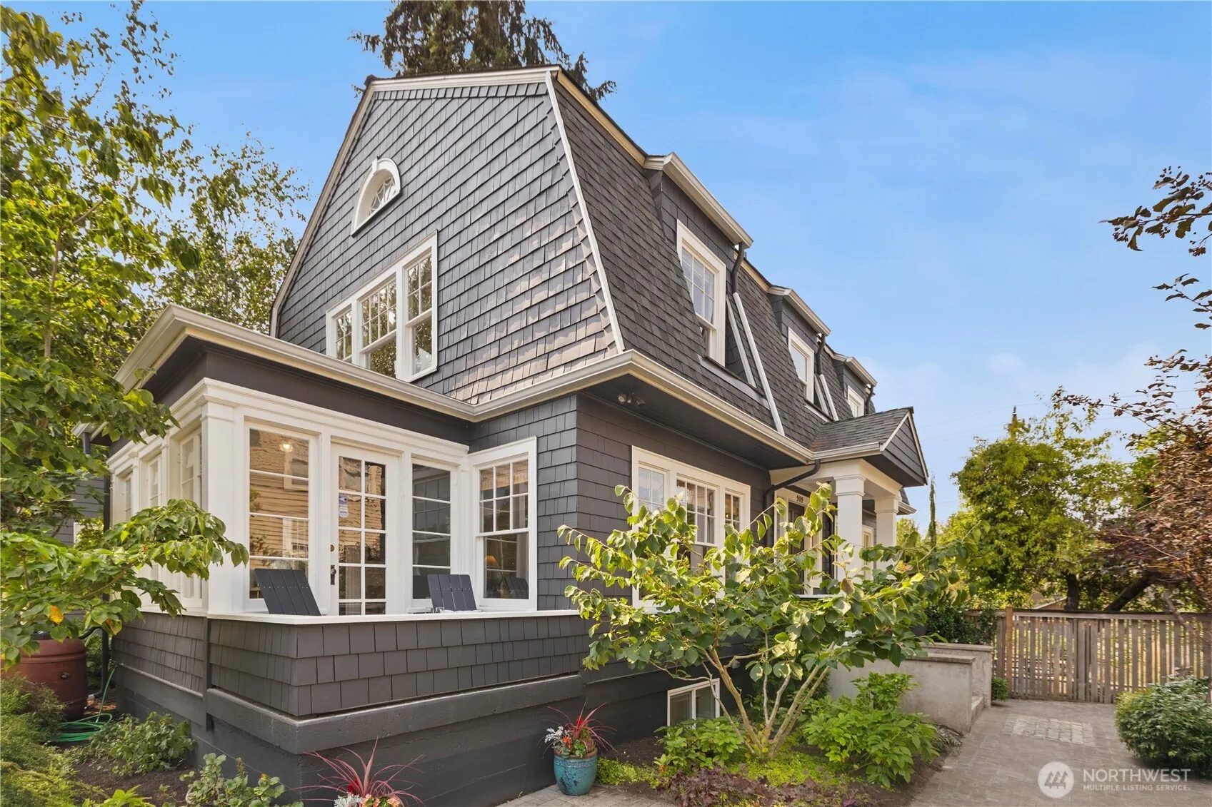 909 21st Avenue E, Seattle, WA 98112
