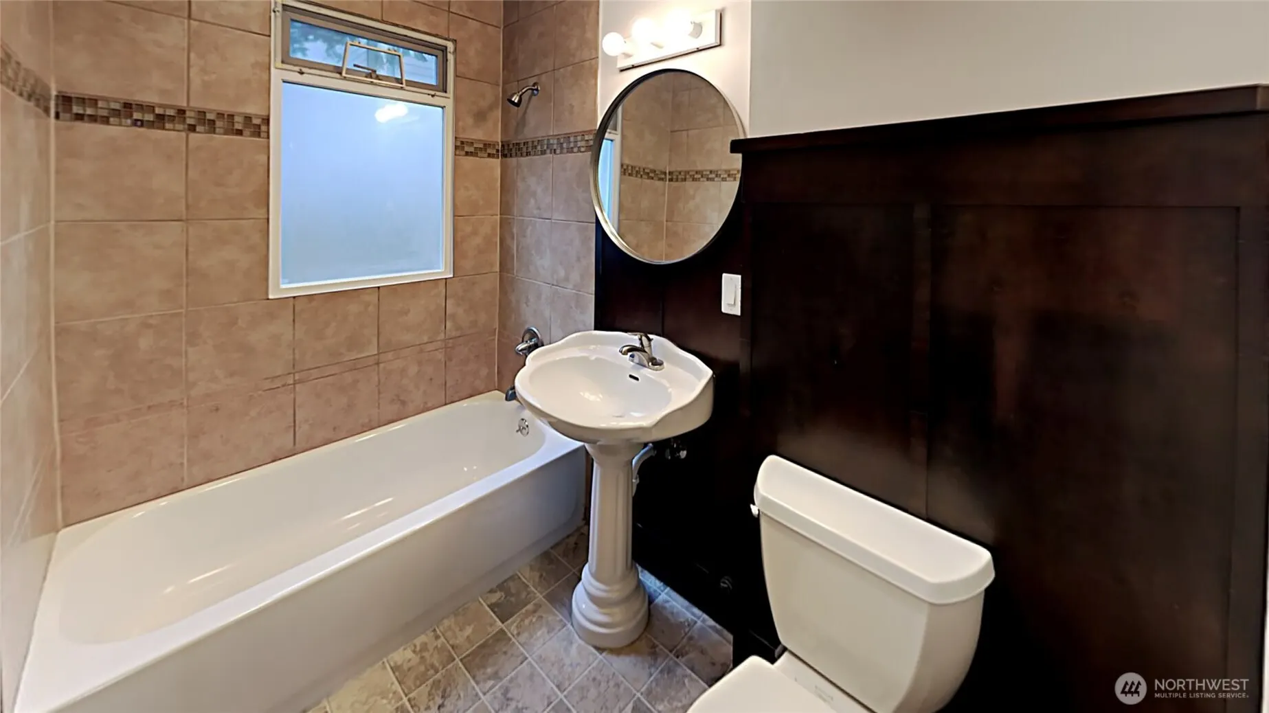 914 N 40th Street , Seattle, WA 98103