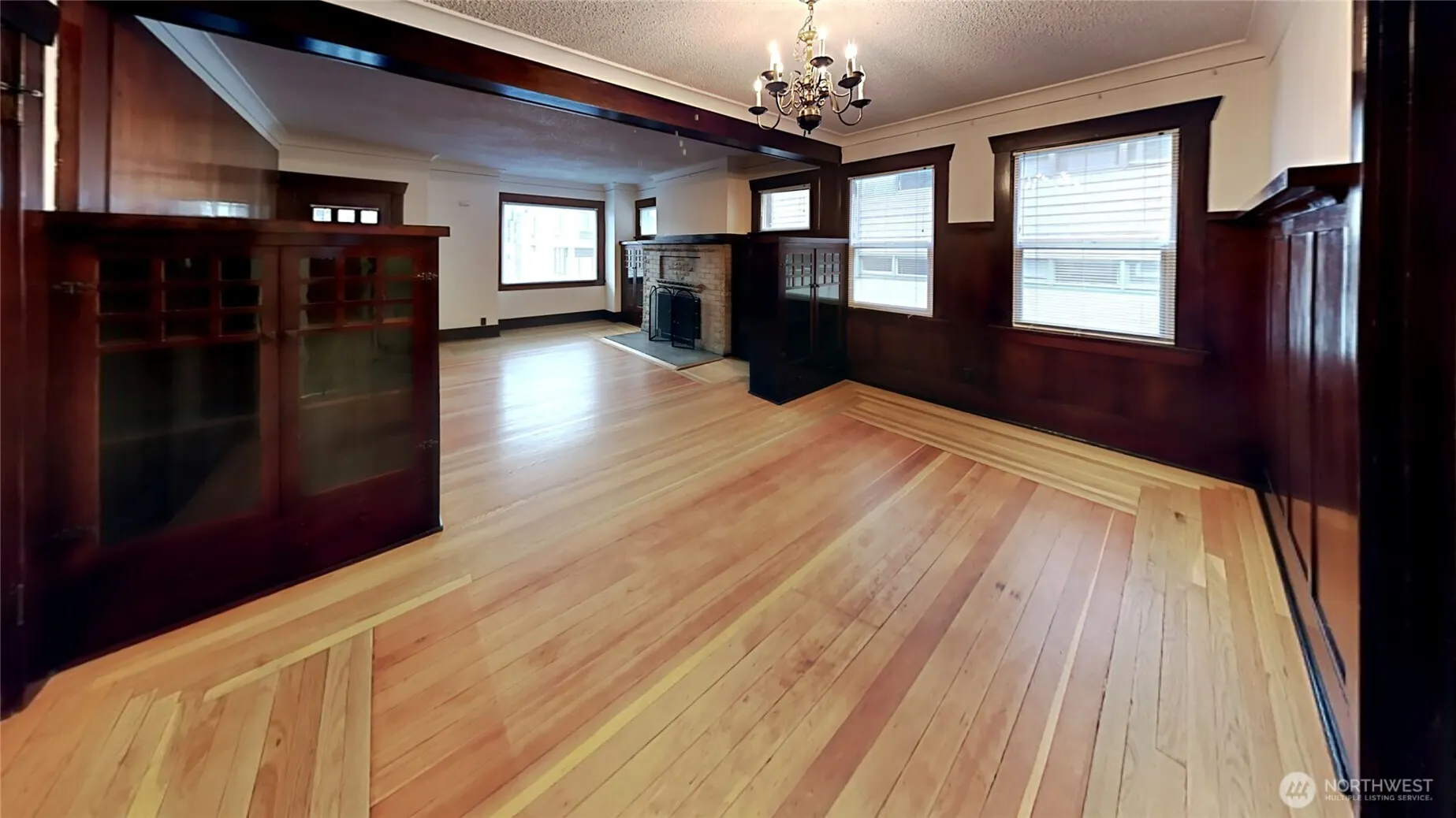914 N 40th Street , Seattle, WA 98103