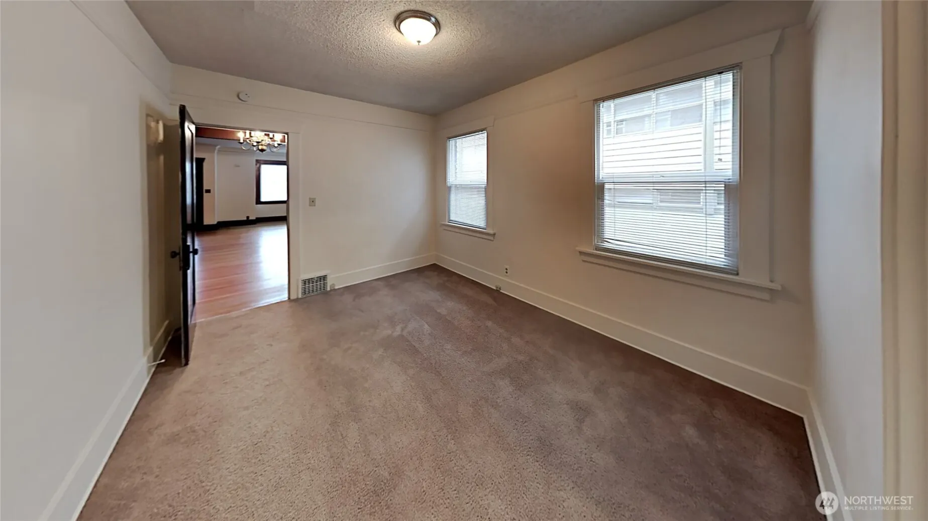 914 N 40th Street , Seattle, WA 98103