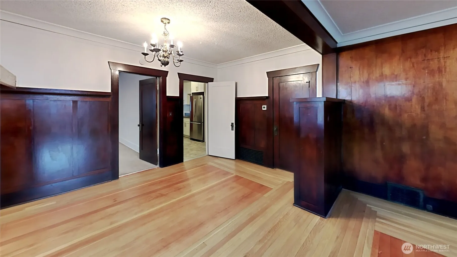 914 N 40th Street , Seattle, WA 98103