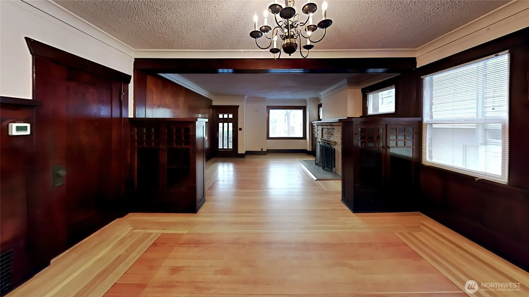 914 N 40th Street , Seattle, WA 98103