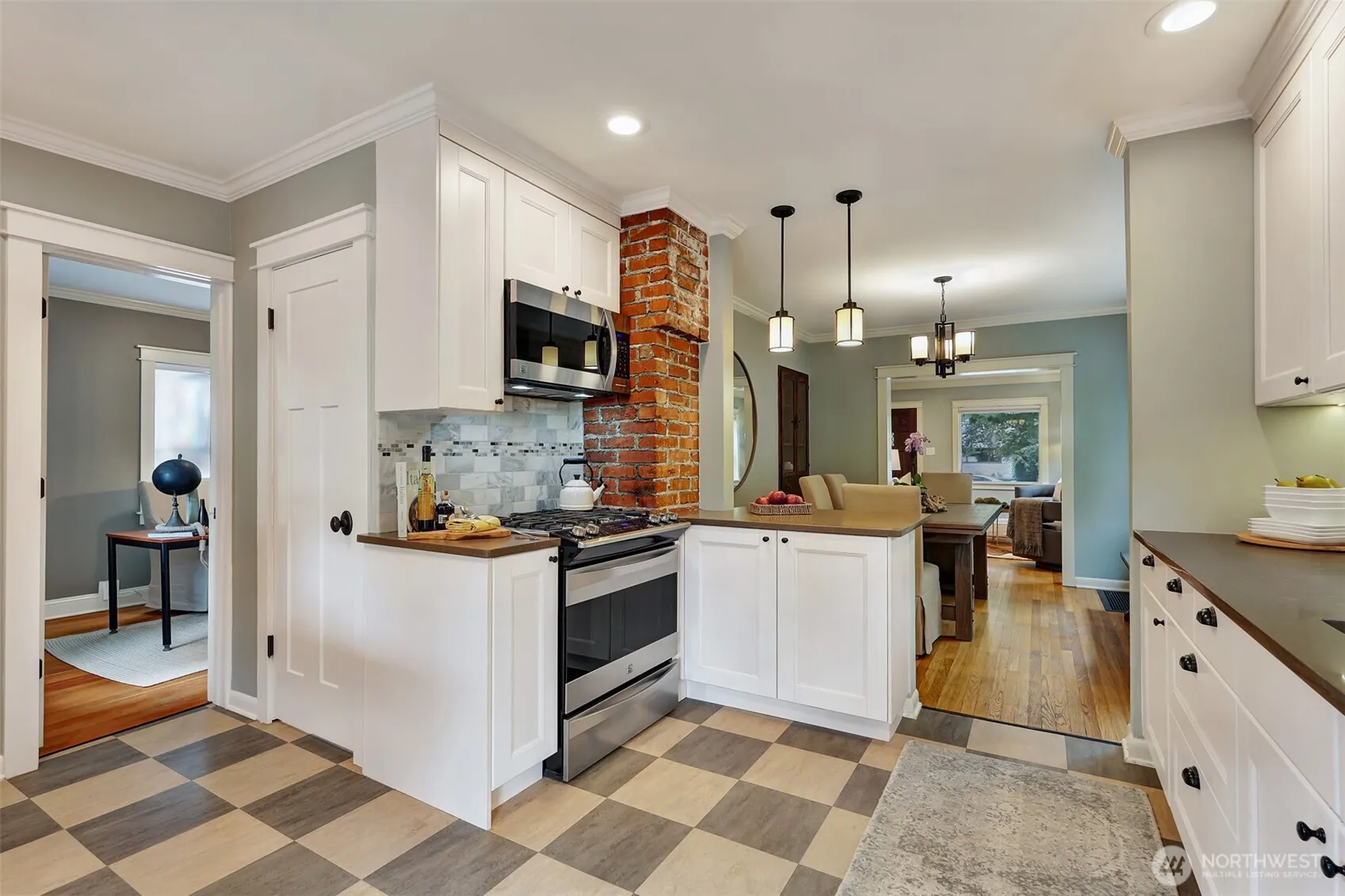 329 NW 80th Street , Seattle, WA 98117