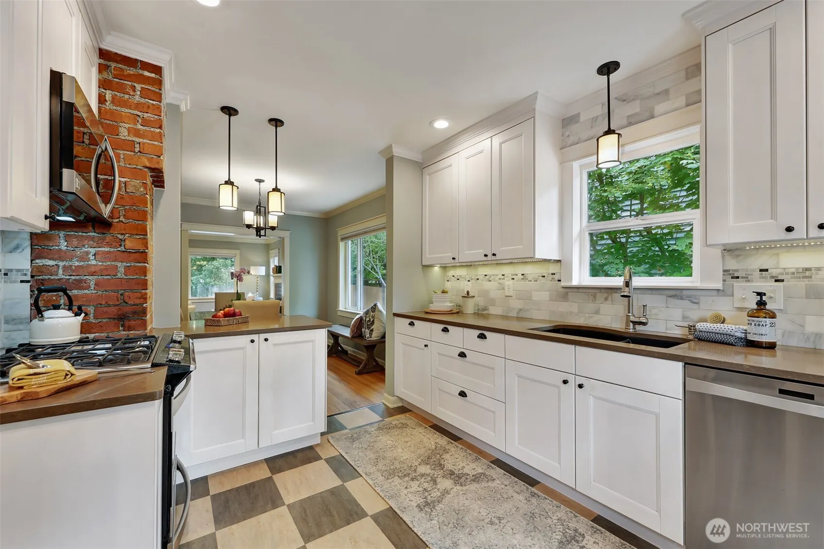 329 NW 80th Street , Seattle, WA 98117