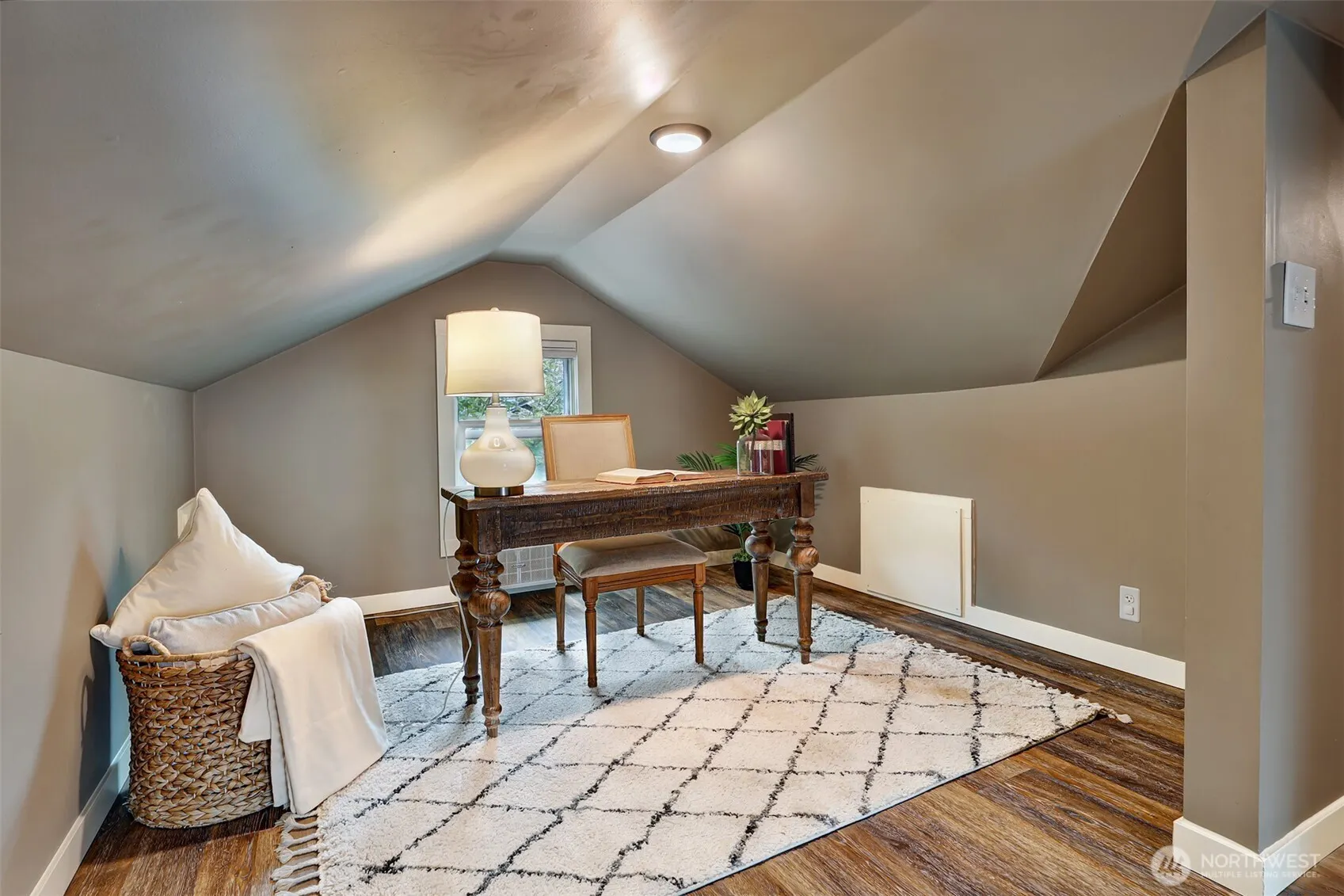329 NW 80th Street , Seattle, WA 98117