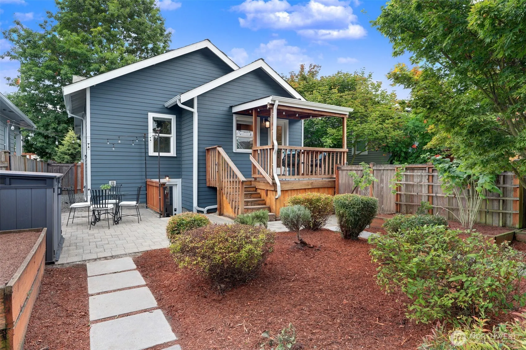 329 NW 80th Street , Seattle, WA 98117