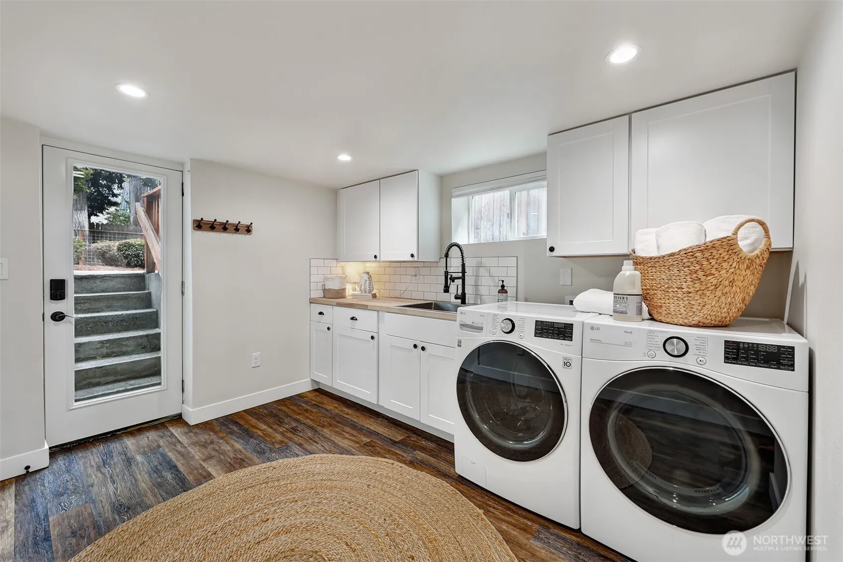 329 NW 80th Street , Seattle, WA 98117