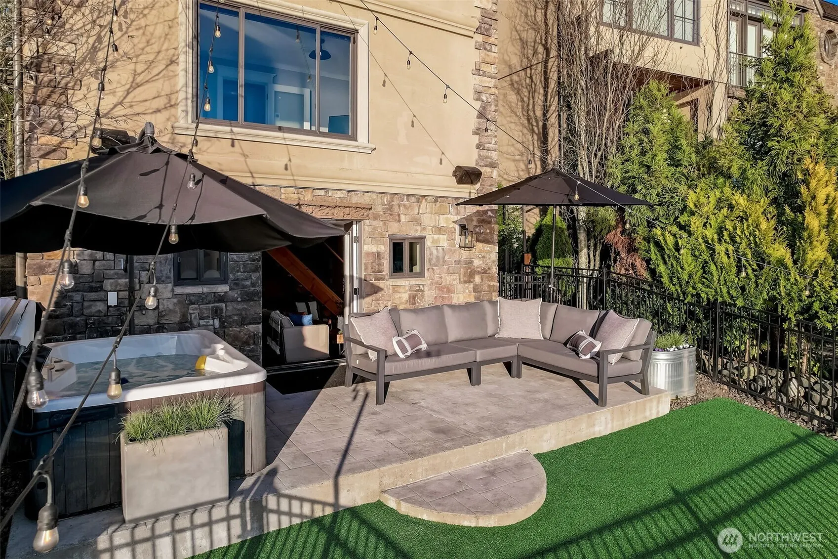 4013 E Lake Sammamish Shore Lane , Sammamish, WA 98075