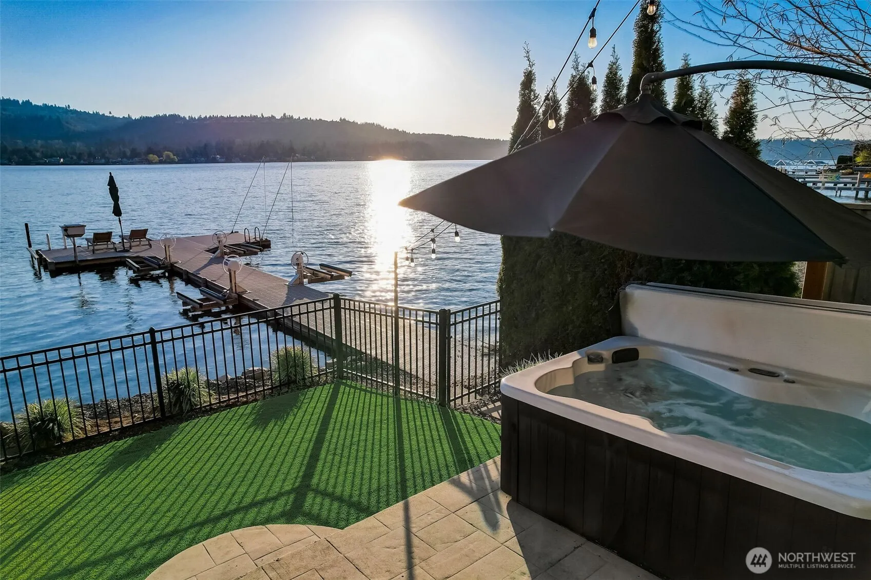 4013 E Lake Sammamish Shore Lane , Sammamish, WA 98075