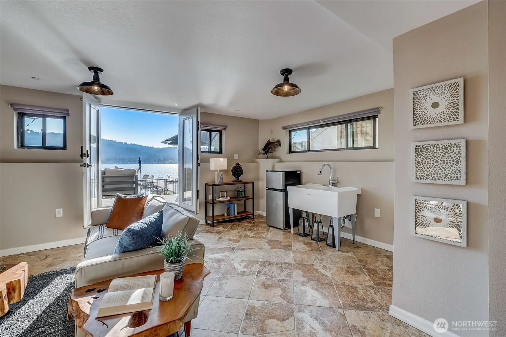 4013 E Lake Sammamish Shore Lane , Sammamish, WA 98075