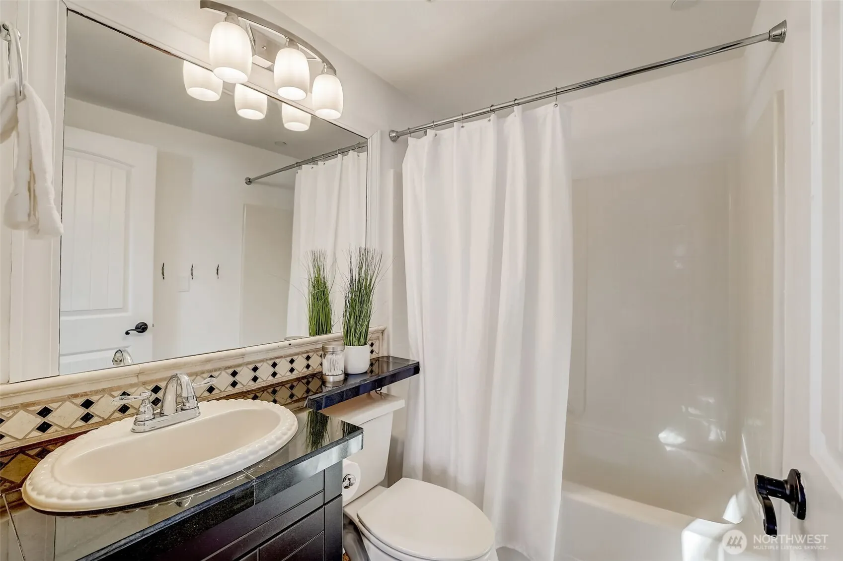 4013 E Lake Sammamish Shore Lane , Sammamish, WA 98075