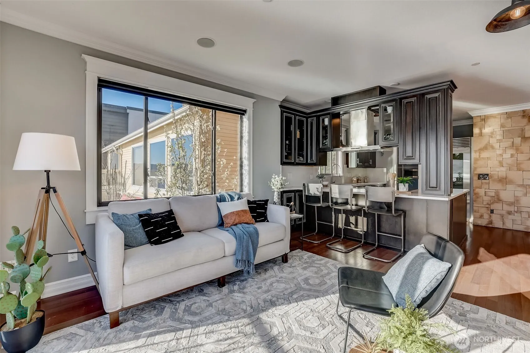 4013 E Lake Sammamish Shore Lane , Sammamish, WA 98075