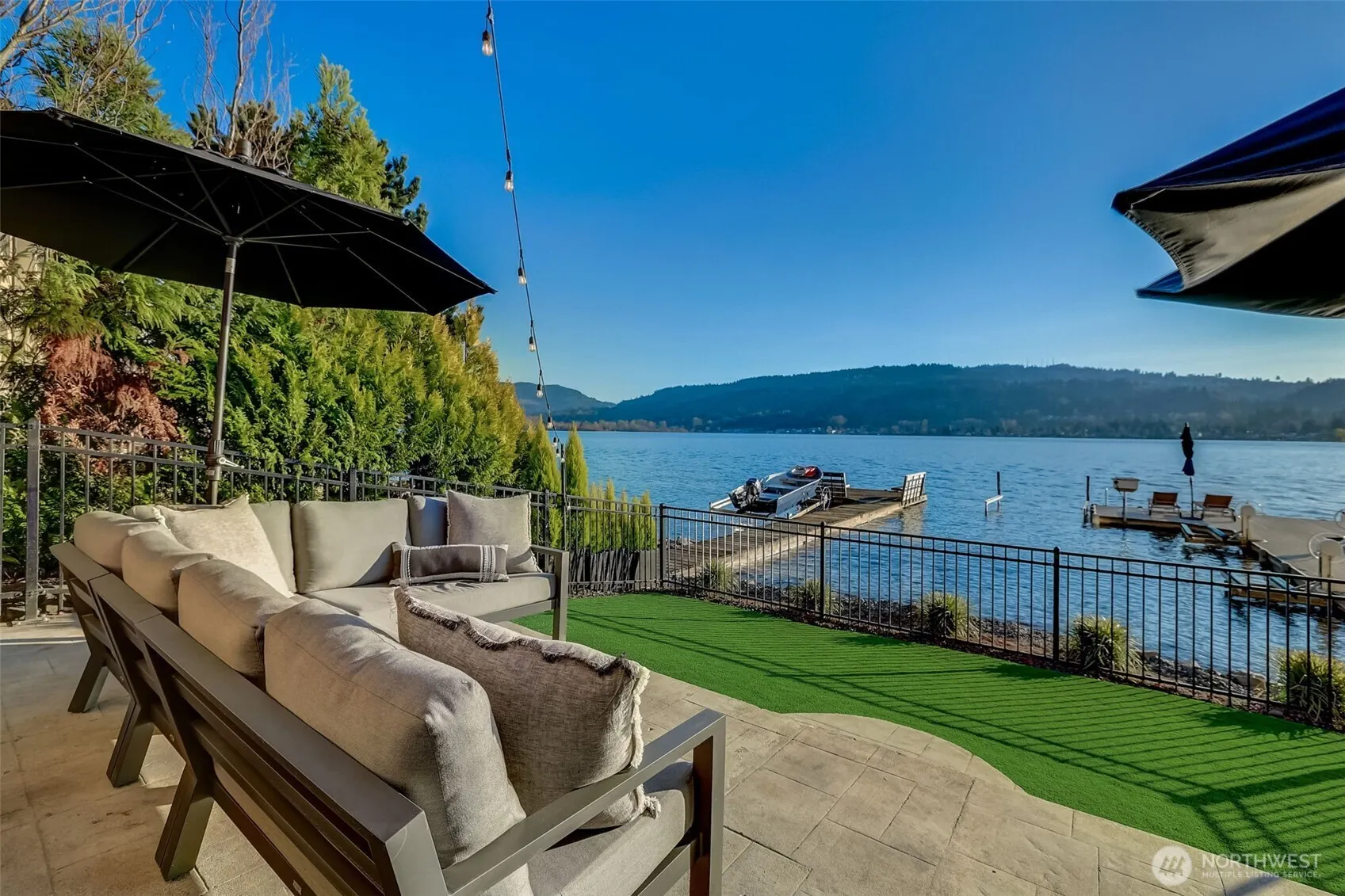 4013 E Lake Sammamish Shore Lane , Sammamish, WA 98075