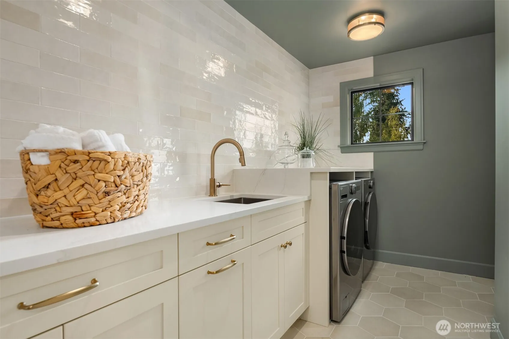 2012 9th Street W, Kirkland, WA 98033