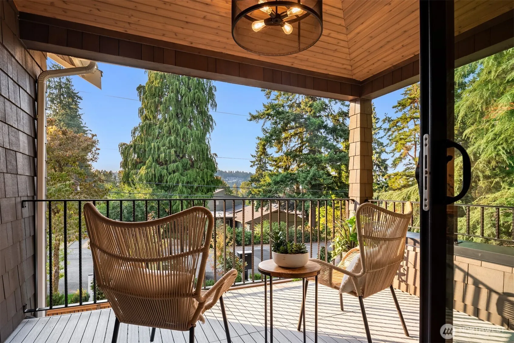 2012 9th Street W, Kirkland, WA 98033