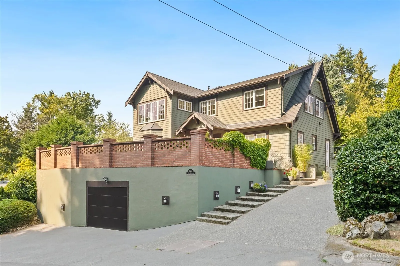 4508 W Ruffner Street , Seattle, WA 98199