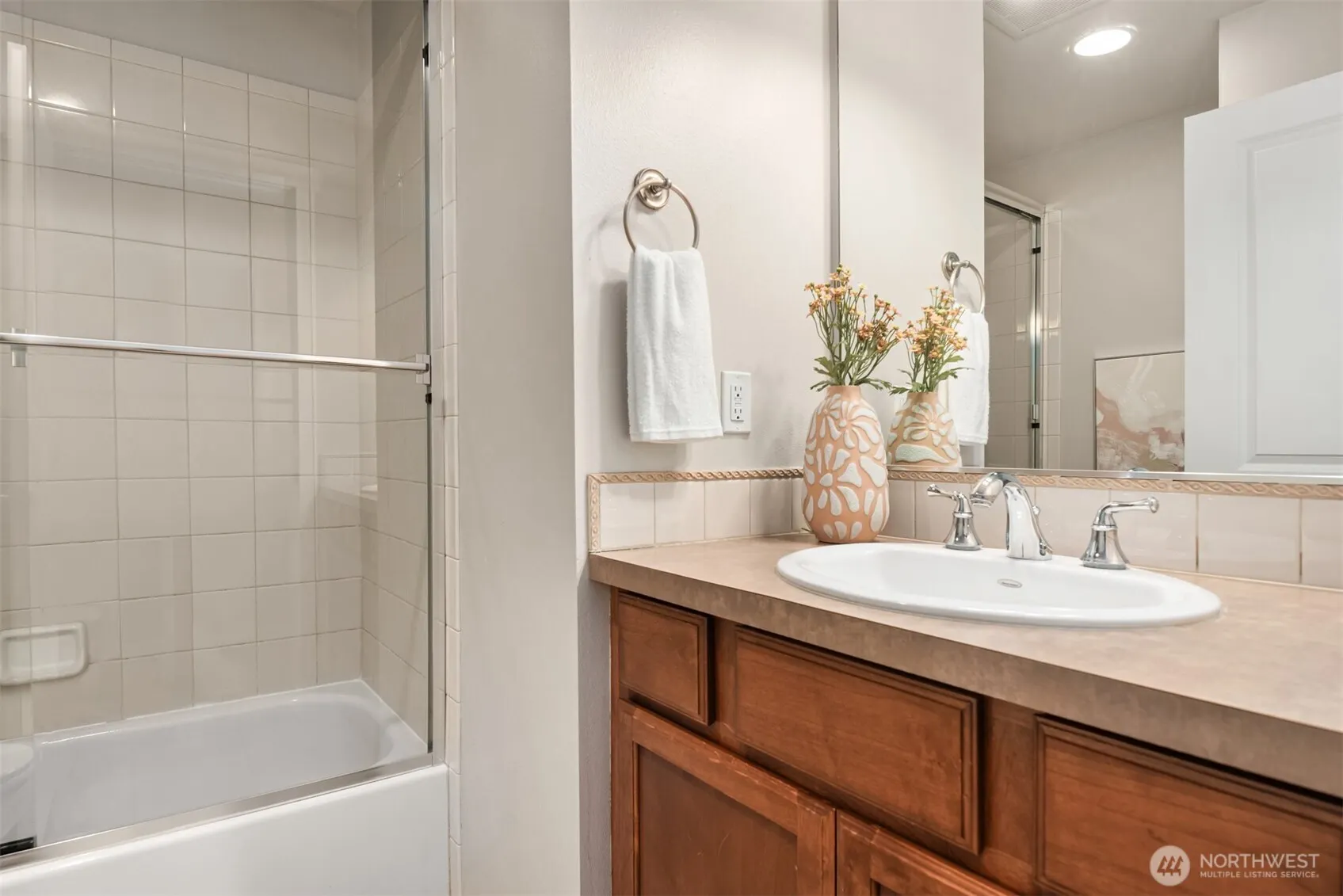 209 18th Avenue E #B, Seattle, WA 98112