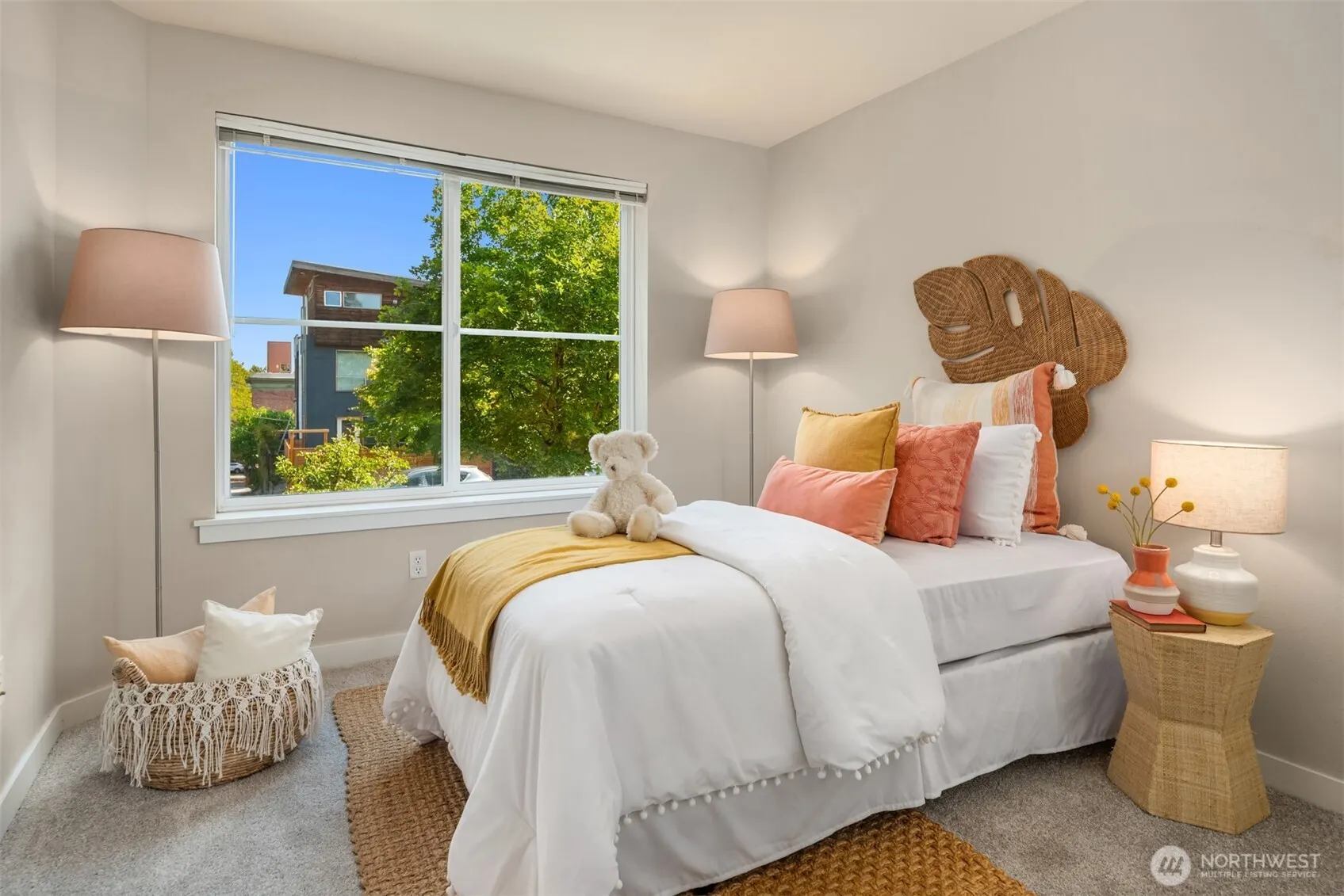 209 18th Avenue E #B, Seattle, WA 98112