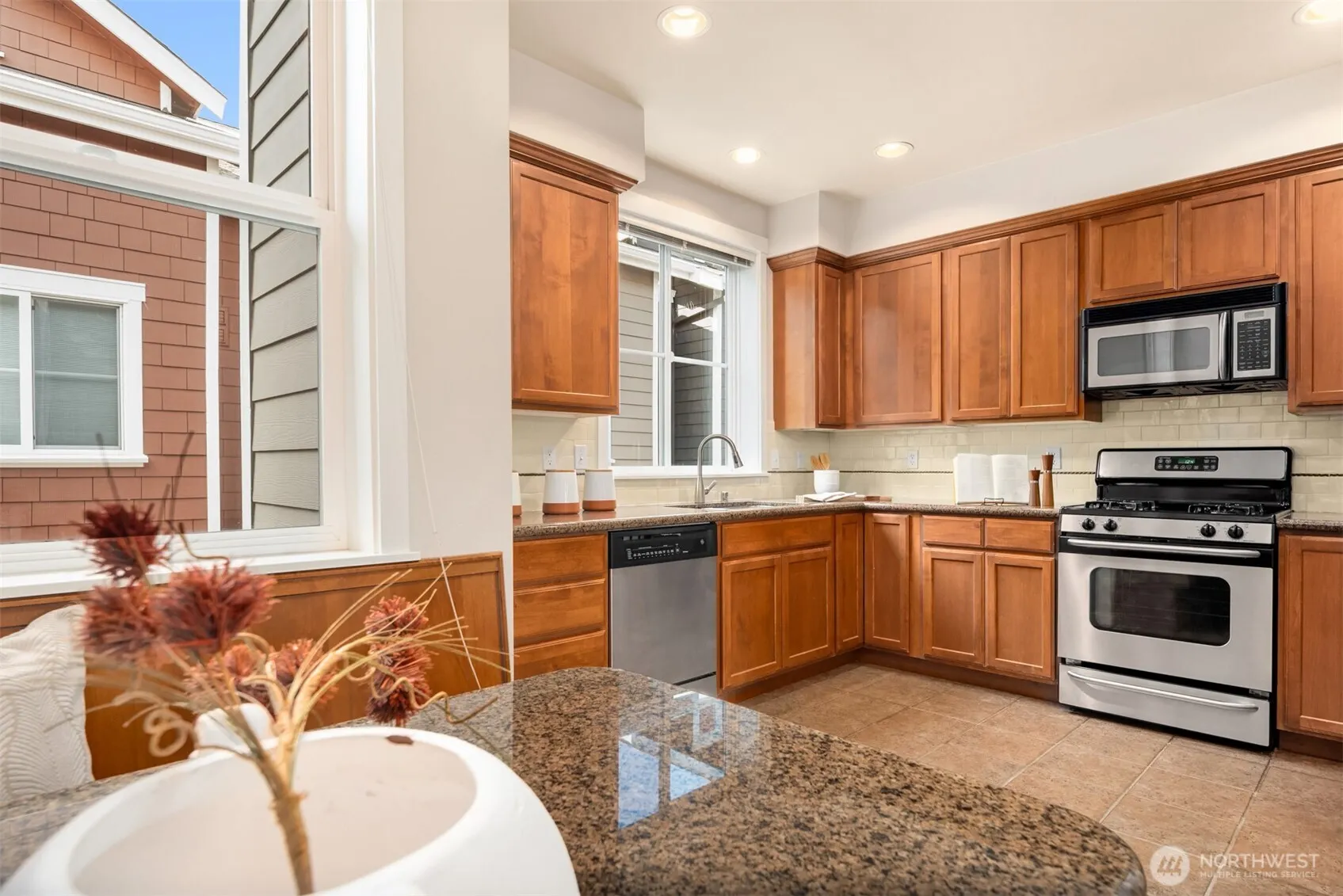 209 18th Avenue E #B, Seattle, WA 98112