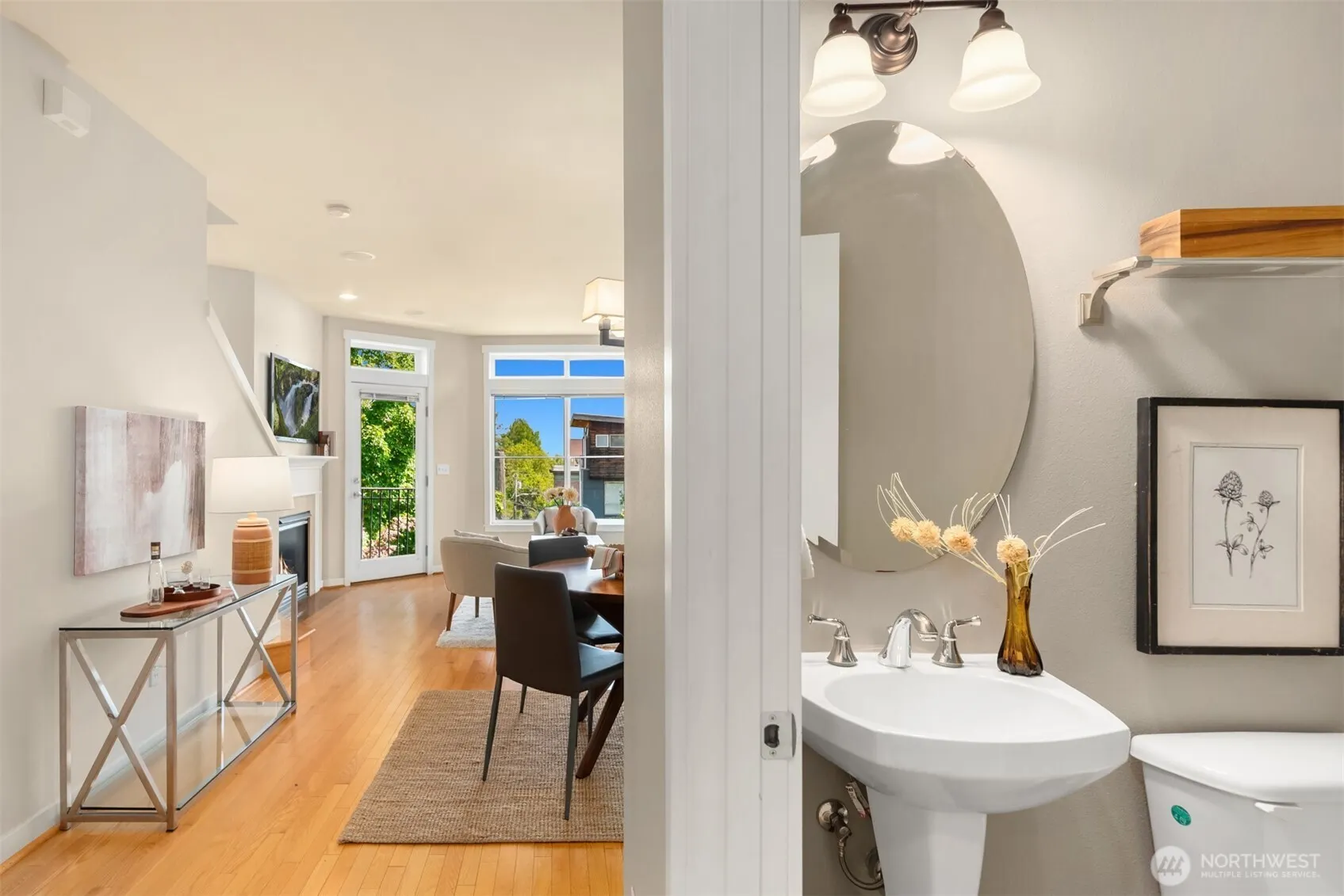 209 18th Avenue E #B, Seattle, WA 98112