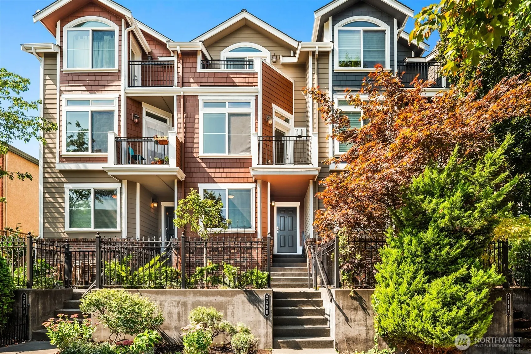 209 18th Avenue E #B, Seattle, WA 98112